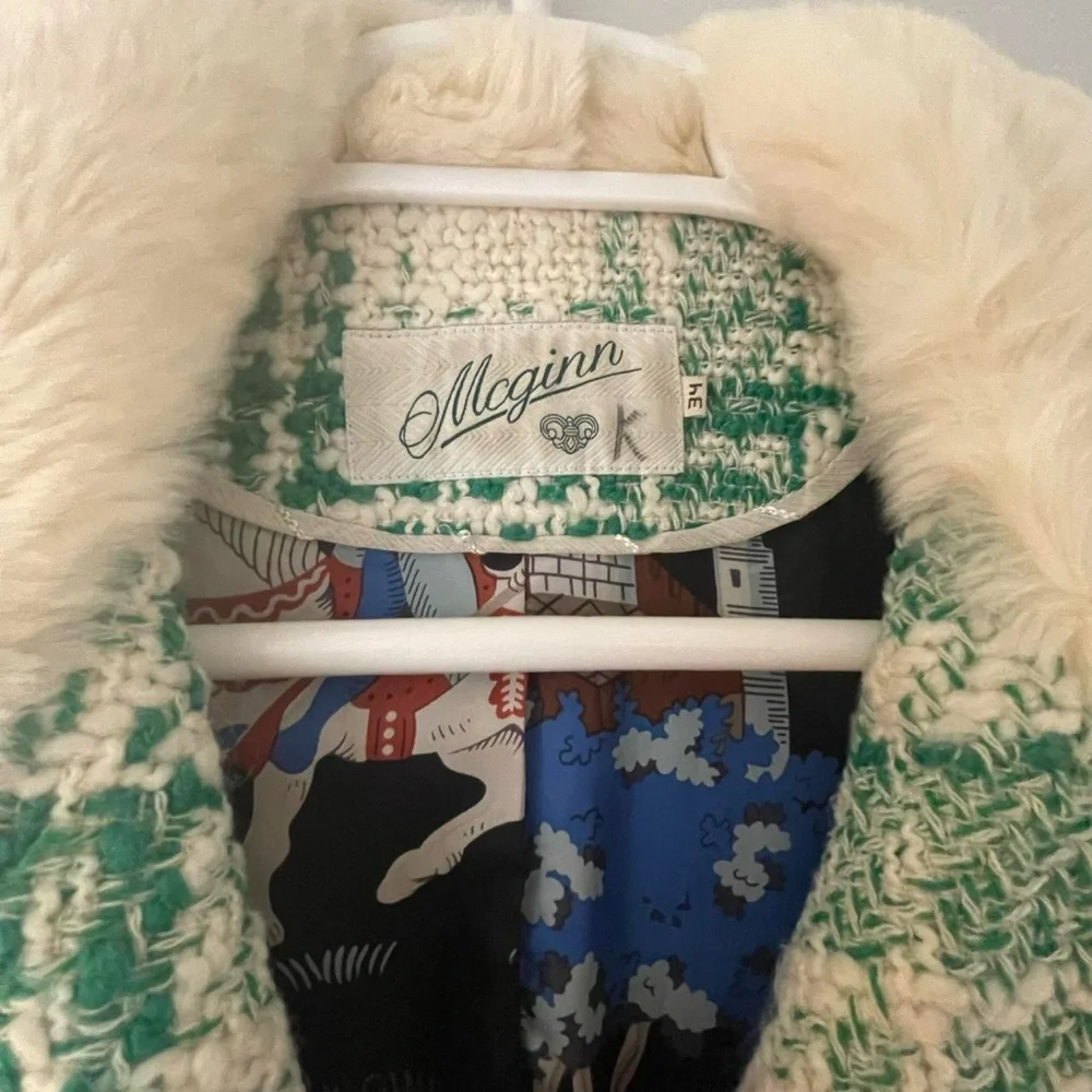 🌿 VINTAGE // MCGINN • green and cream plaid coat with fur collar and silk lining - Picture 4 of 11